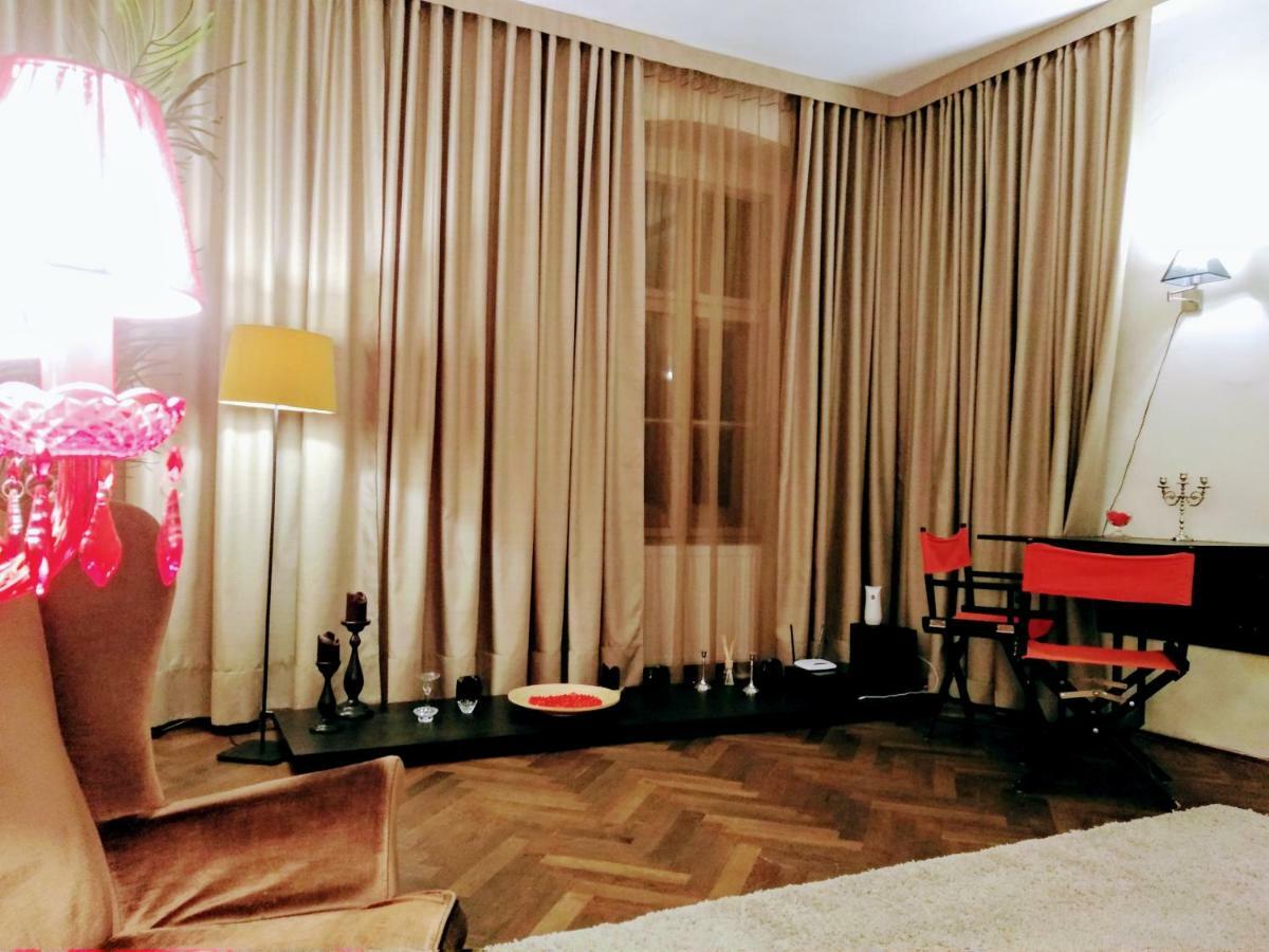 Charming vintage apartment Piata Sfatului Brasov Bagian luar foto